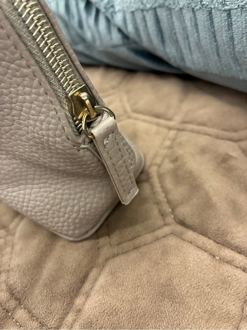laura mercier Pebbled Leather Cosmetic Pouch in Taupe